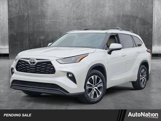 2022 Toyota Highlander XLE — SUV — 27,369 mi — Mesa, AZ