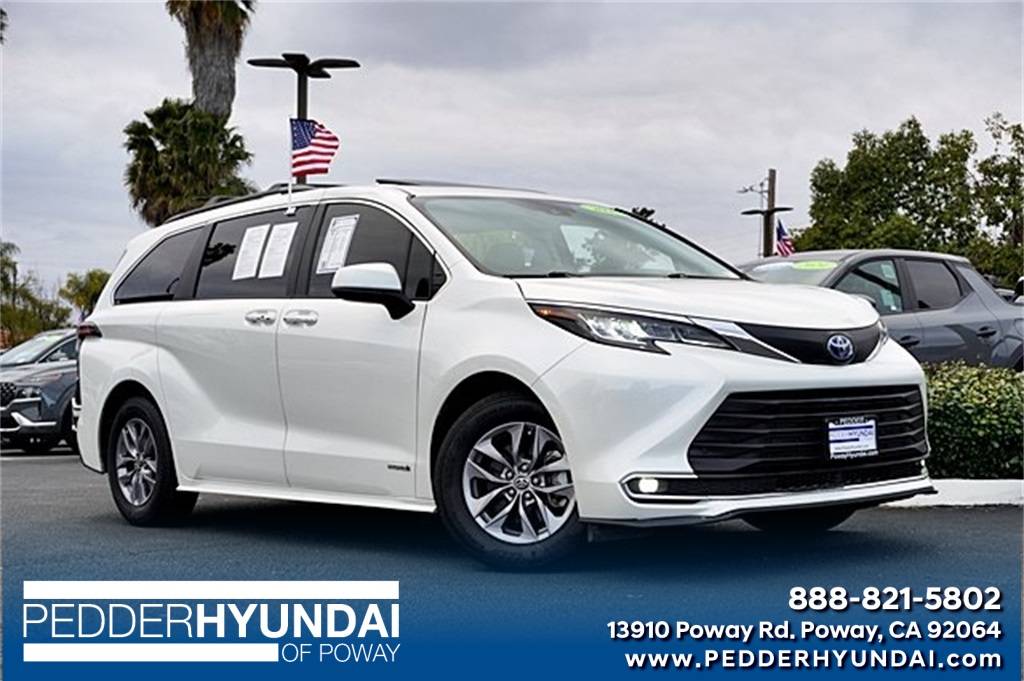 2021 Toyota Sienna XLE — Minivan — 56,230 mi — Poway, CA