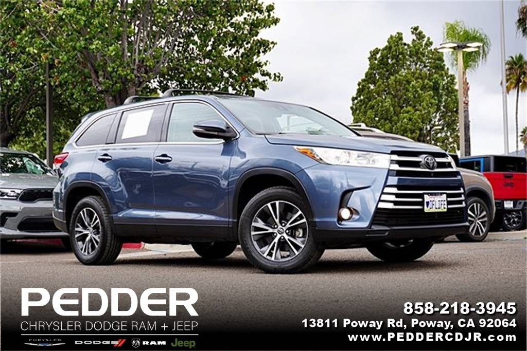 2019 Toyota Highlander LE V6 — SUV — 52,990 mi — Poway, CA