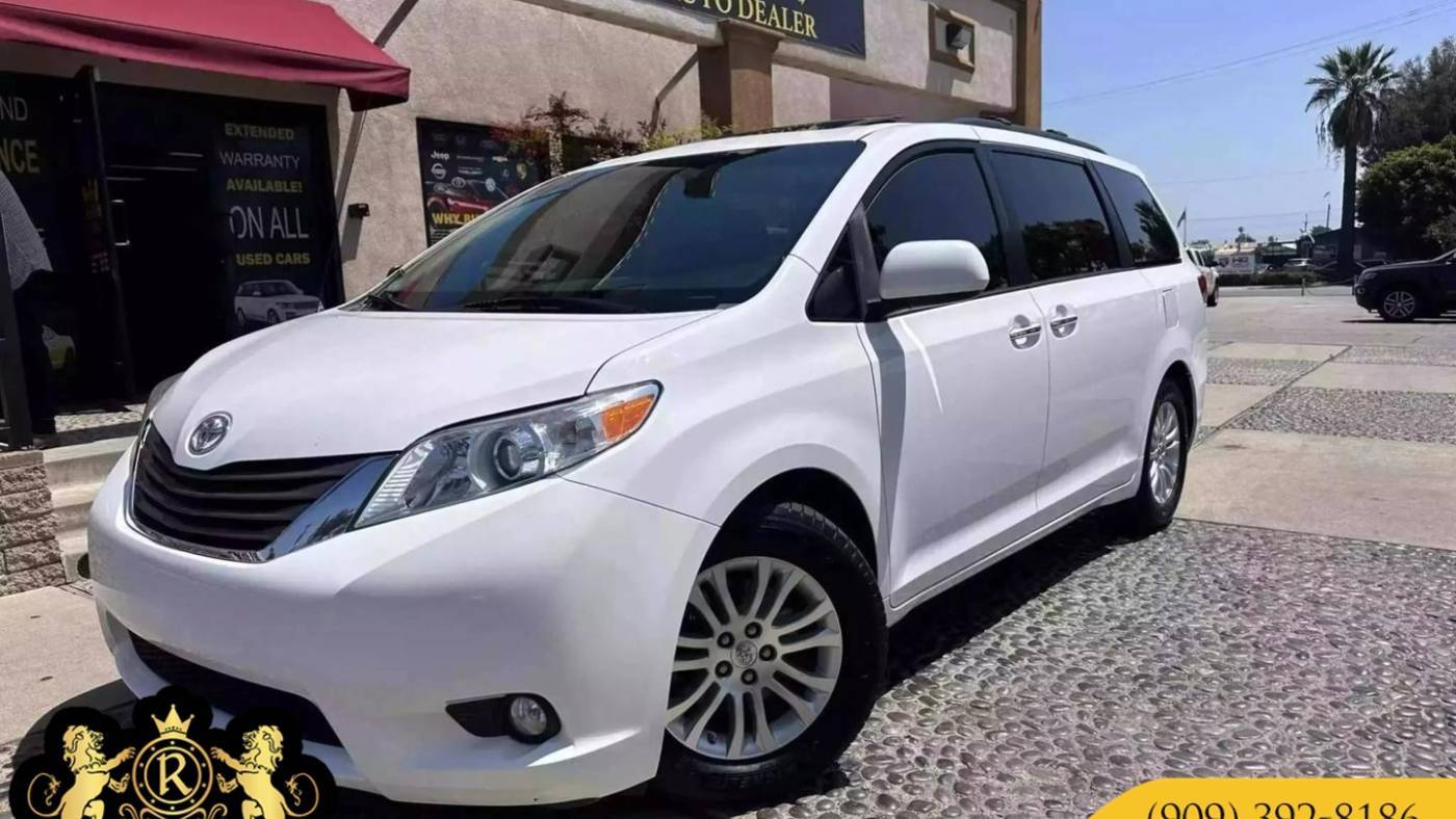 2014 Toyota Sienna XLE — Minivan — 178,791 mi — Montclair, CA