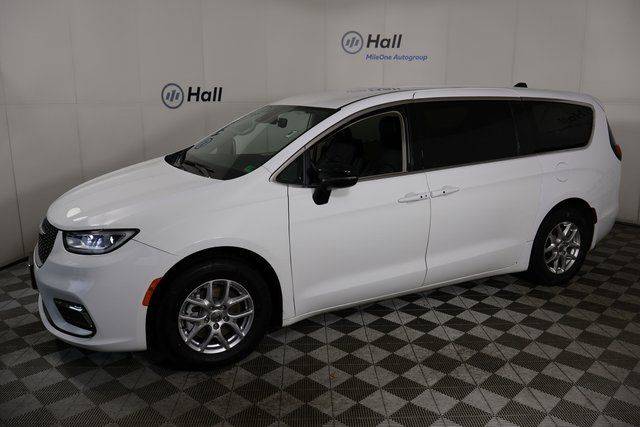 2024 Chrysler Pacifica Touring L — Minivan — 60,855 mi — Virginia Beach, VA