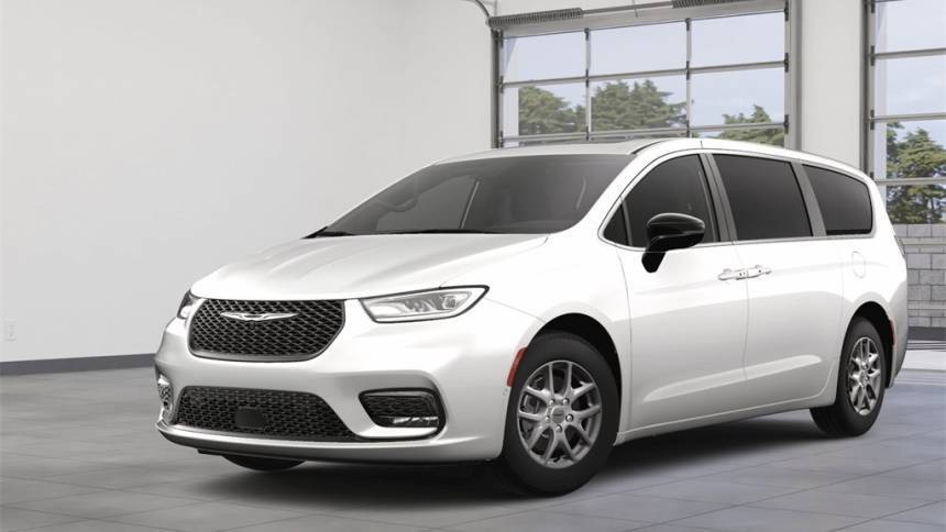 2024 Chrysler Pacifica Touring L — Minivan — 3,226 mi — Virginia Beach, VA