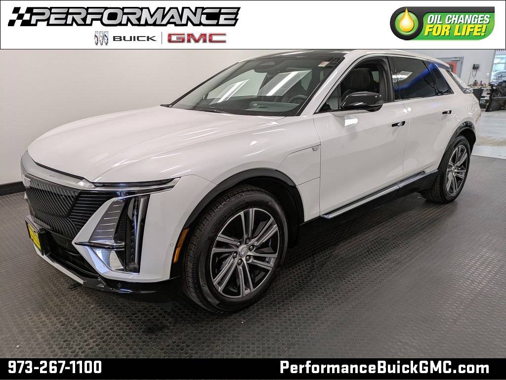 2024 Cadillac LYRIQ Luxury — SUV — 5,050 mi — Cedar Knolls, NJ