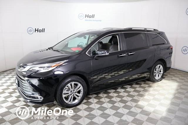 2023 Toyota Sienna Platinum — Minivan — 60,181 mi — Virginia Beach, VA