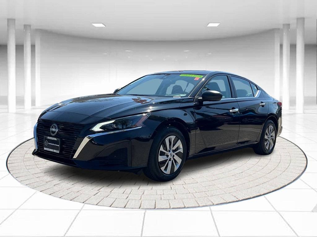 2025 Nissan Altima S — Sedan — 4,715 mi — Mission Hills, CA