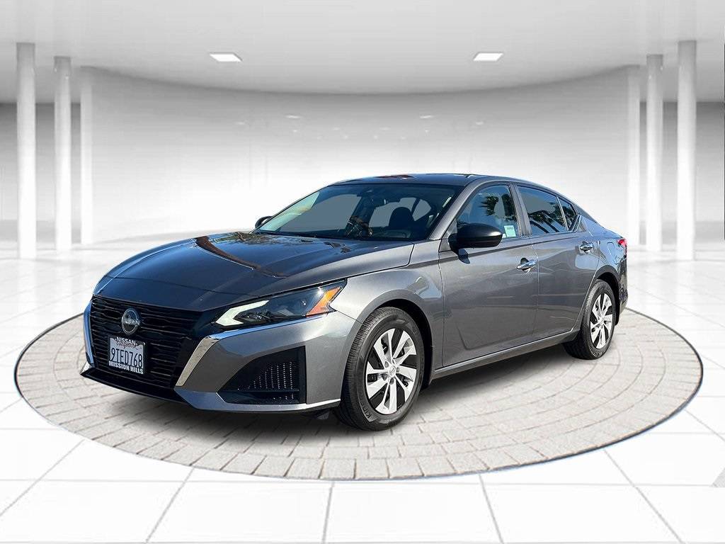 2025 Nissan Altima S — Sedan — 4,235 mi — Mission Hills, CA