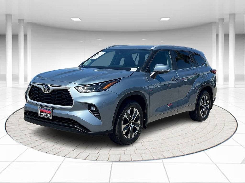 2023 Toyota Highlander XLE — SUV — 21,740 mi — Mission Hills, CA