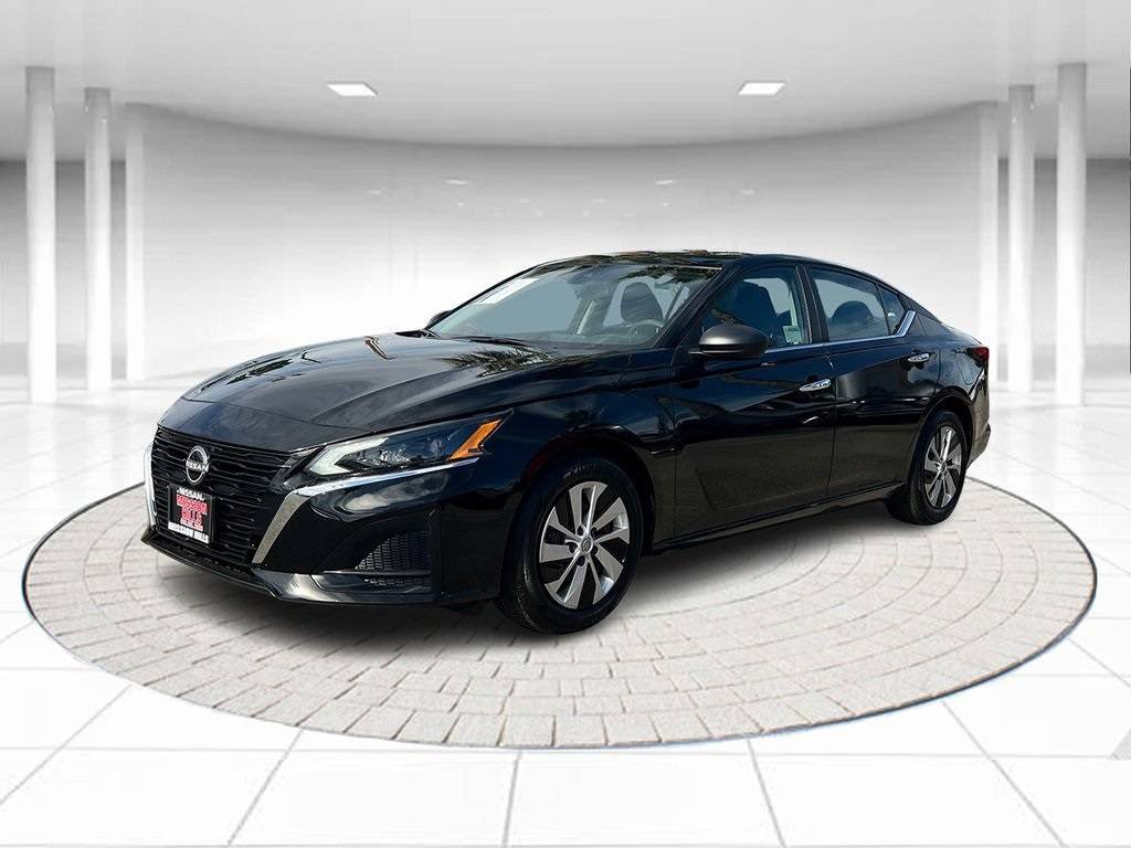 2025 Nissan Altima S — Sedan — 9,573 mi — Mission Hills, CA