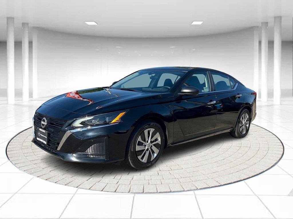 2025 Nissan Altima S — Sedan — 4,860 mi — Mission Hills, CA