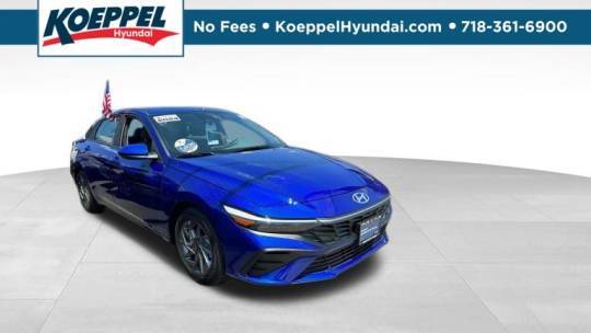 2024 Hyundai Elantra Hybrid Blue — Sedan — 3,717 mi — Long Island City, NY