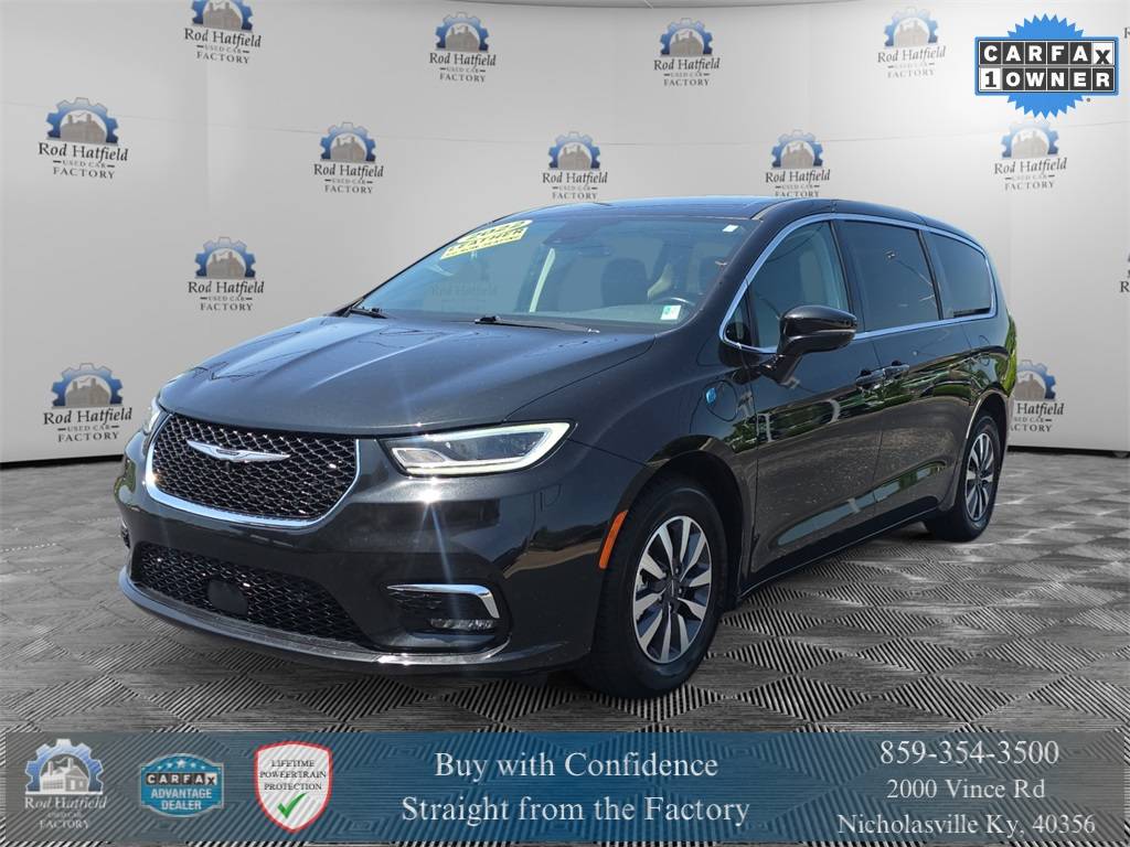 2022 Chrysler Pacifica Hybrid Touring L — Minivan — 68,342 mi — Nicholasville, KY