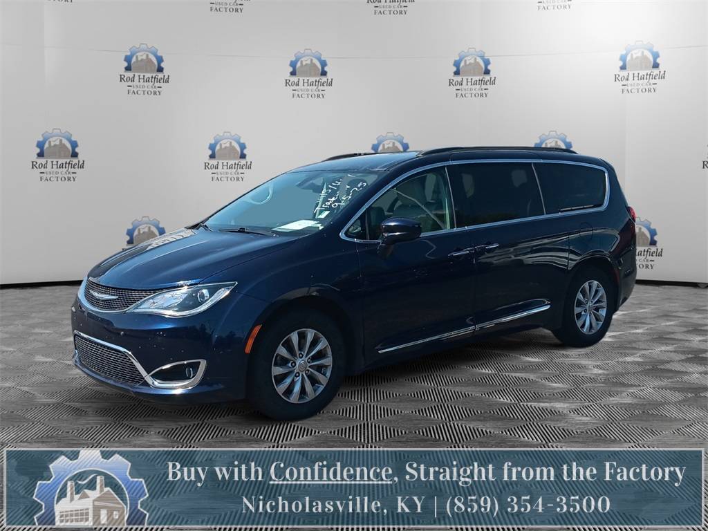 2017 Chrysler Pacifica Touring L — Minivan — 111,643 mi — Nicholasville, KY
