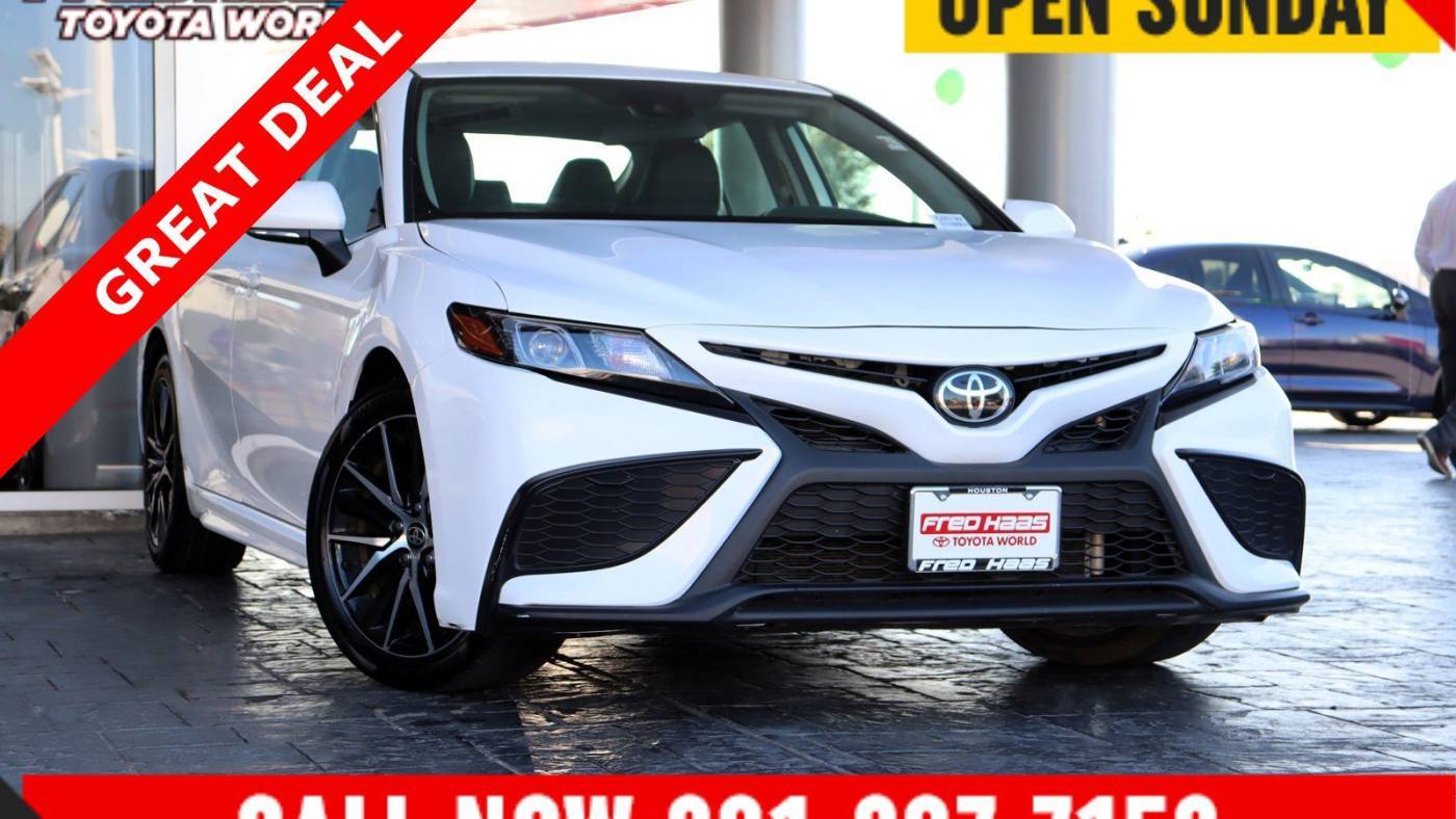 2024 Toyota Camry SE — Sedan — 18,898 mi — Spring, TX