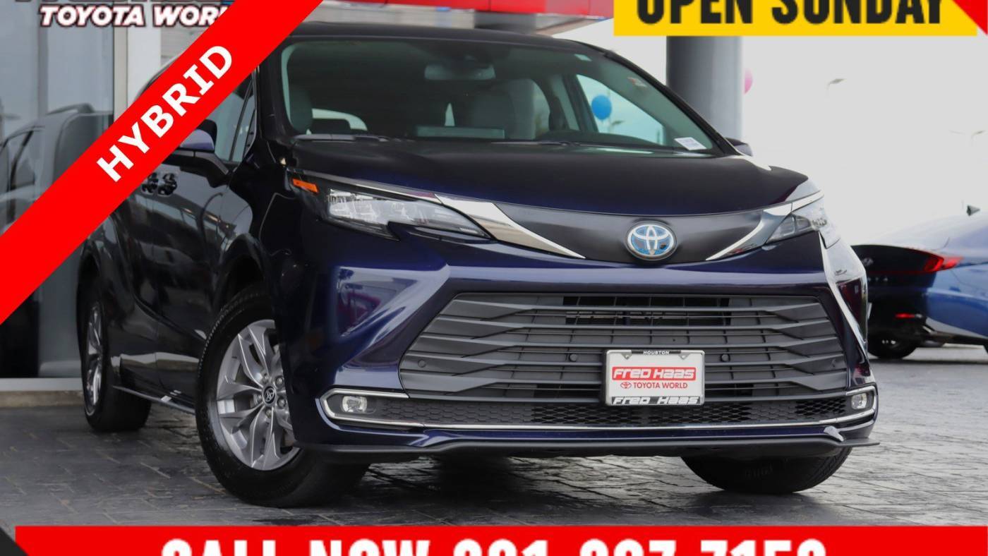2024 Toyota Sienna XLE — Minivan — 25,749 mi — Spring, TX