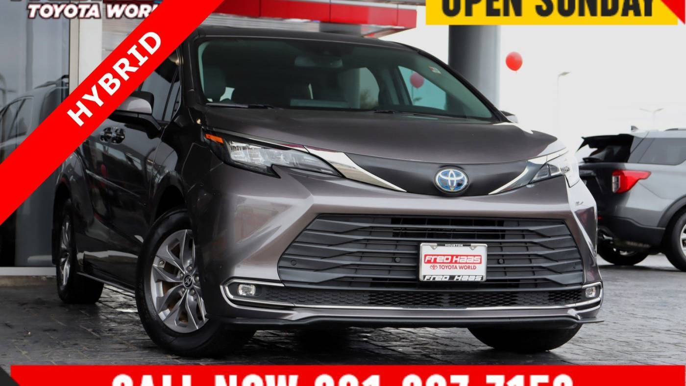 2021 Toyota Sienna XLE — Minivan — 31,456 mi — Spring, TX