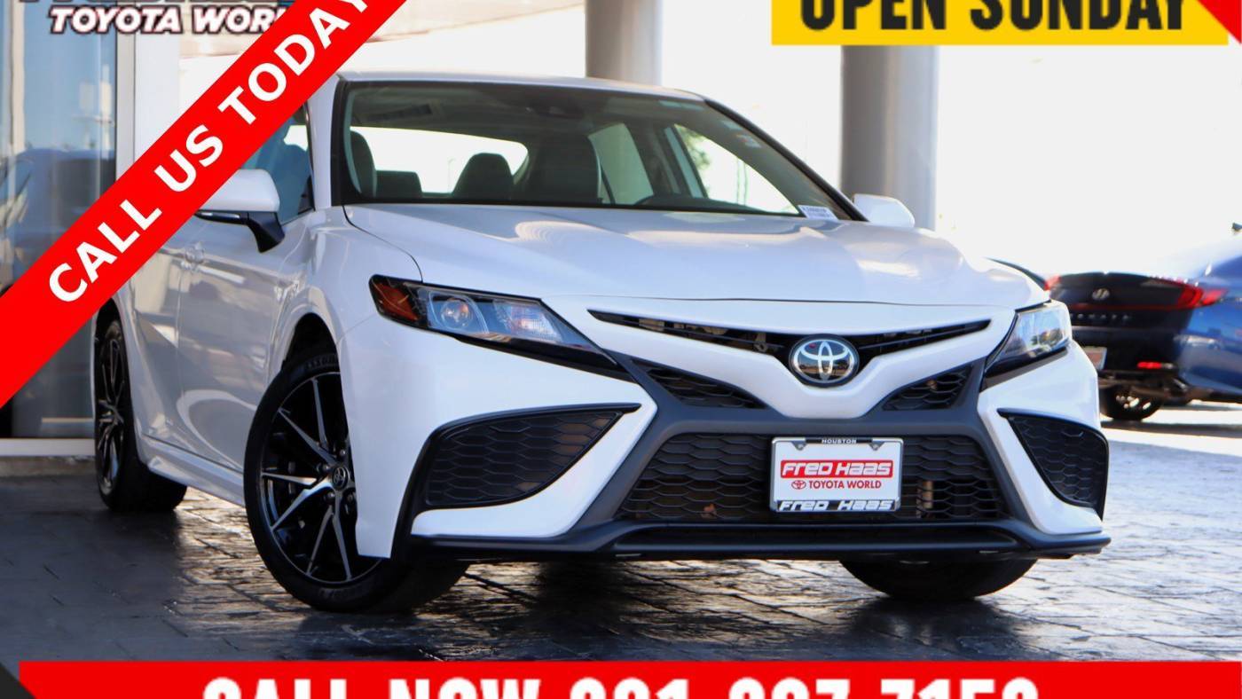 2024 Toyota Camry SE — Sedan — 32,742 mi — Spring, TX