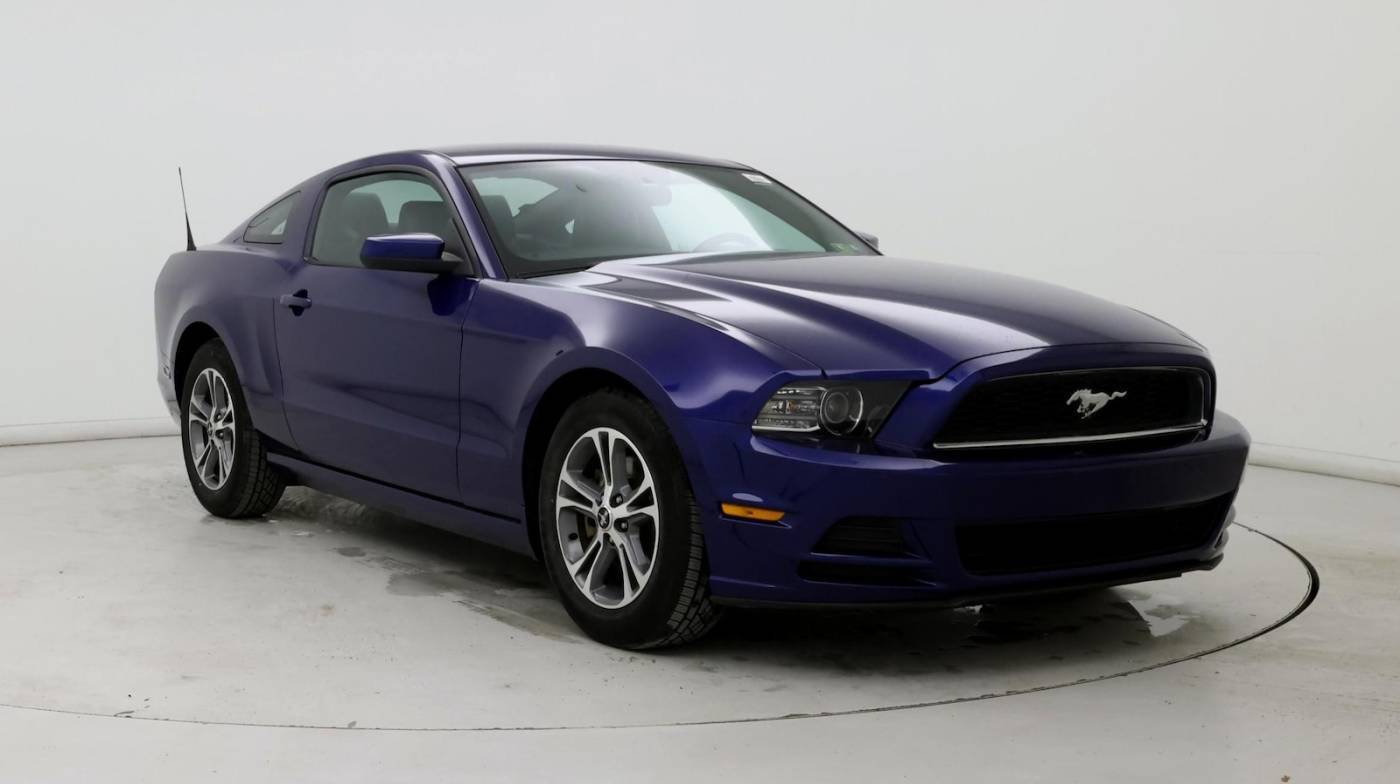 2014 Ford Mustang V6 Premium — Coupe — 35,979 mi — Mechanicsburg, PA
