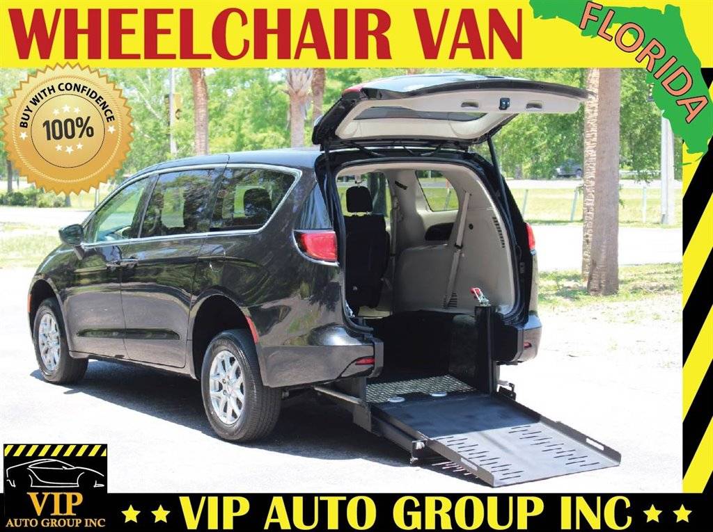 2023 Chrysler Voyager LX — Minivan — 55,125 mi — Clearwater, FL