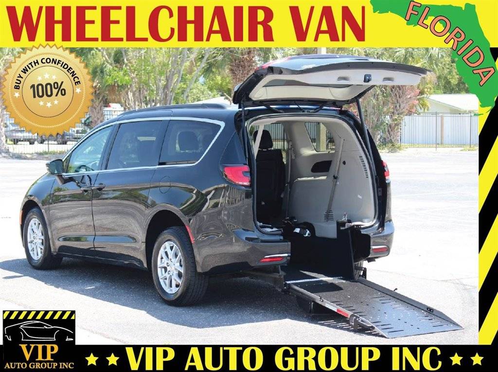 2022 Chrysler Pacifica Touring L — Minivan — 37,559 mi — Clearwater, FL