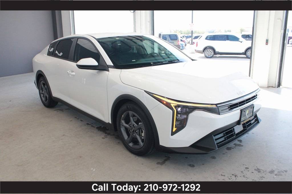 2025 Kia K4 LXS — Sedan — 5,255 mi — San Antonio, TX