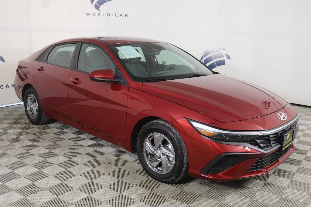 2025 Hyundai Elantra SE — Sedan — 5,560 mi — San Antonio, TX
