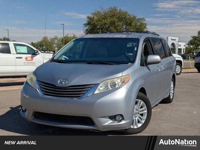 2013 Toyota Sienna XLE — Minivan — 146,607 mi — Tempe, AZ