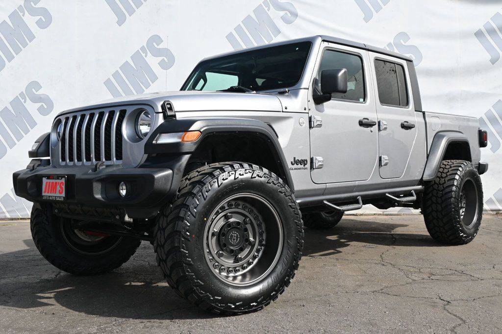 2020 Jeep Gladiator Sport — Pickup Truck — 32,843 mi — Harbor City, CA