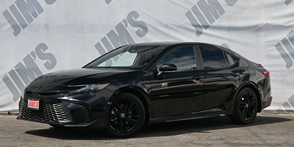 2025 Toyota Camry Hybrid SE — Sedan — 10,830 mi — Harbor City, CA