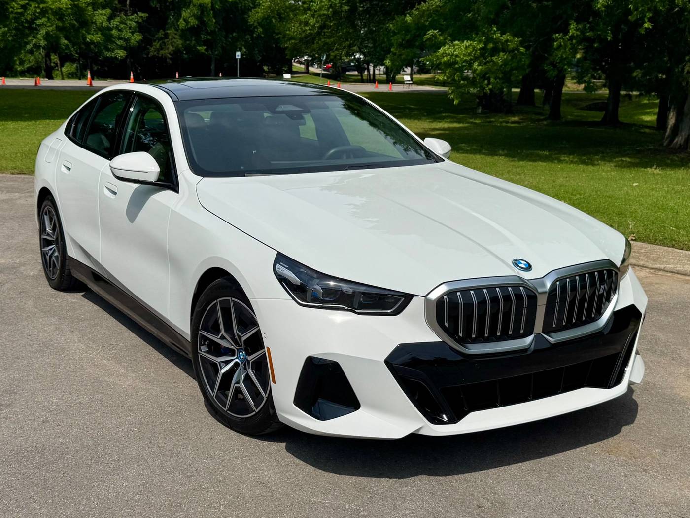 2024 BMW i5 eDrive40 — Sedan — 16,528 mi — Murfreesboro, TN