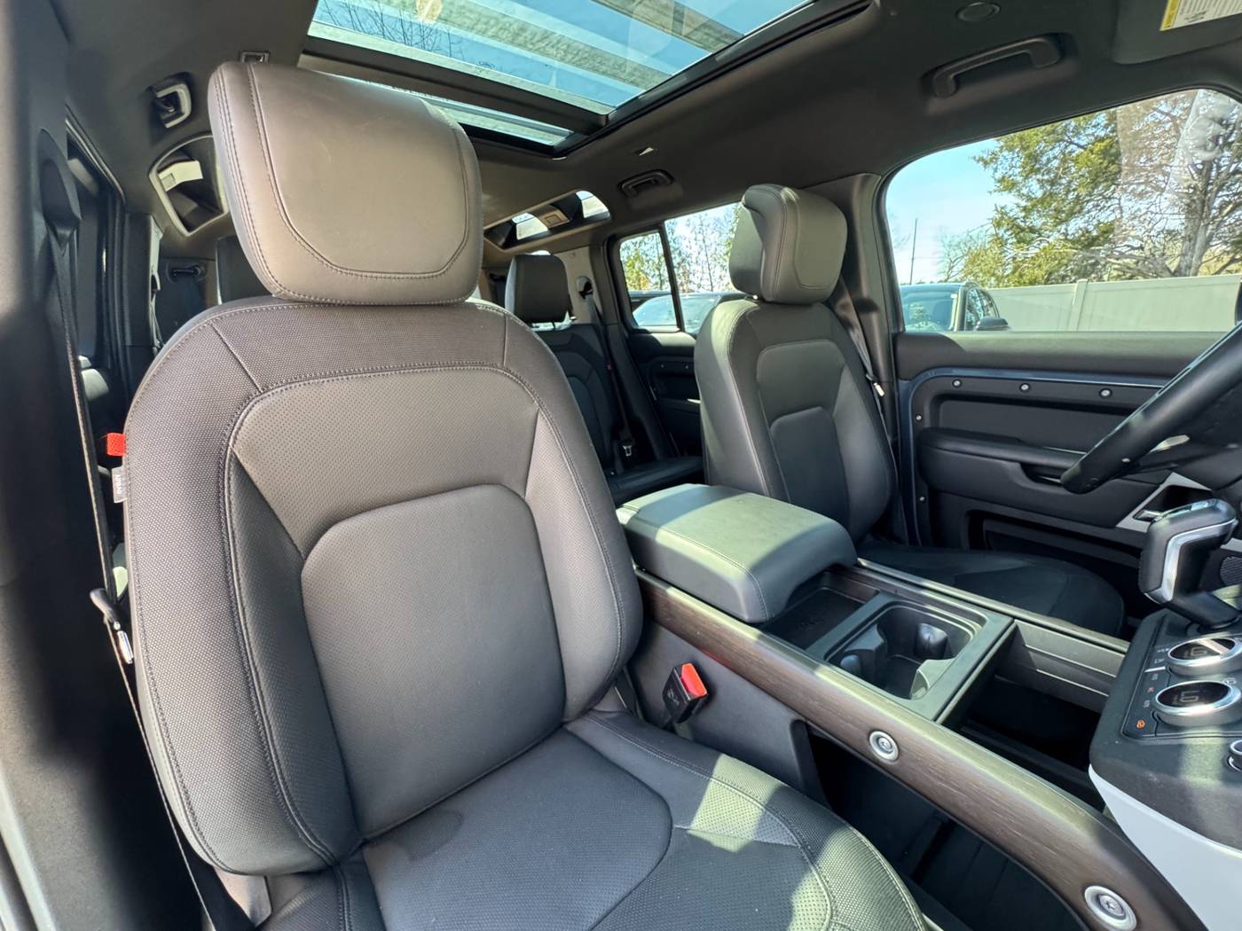 2023 Land Rover Defender X-Dynamic SE — SUV — 23,090 mi — Murfreesboro, TN