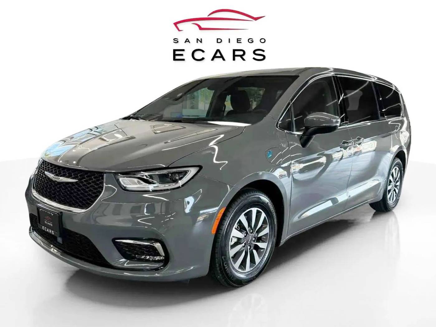 2023 Chrysler Pacifica Hybrid Touring L — Minivan — 55,375 mi — San Diego, CA