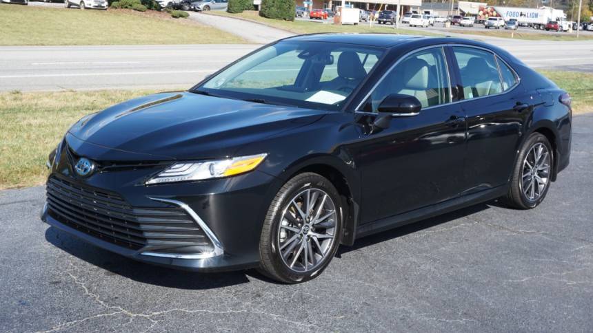 2024 Toyota Camry Hybrid XLE — Sedan — 16,923 mi — Lenoir, NC