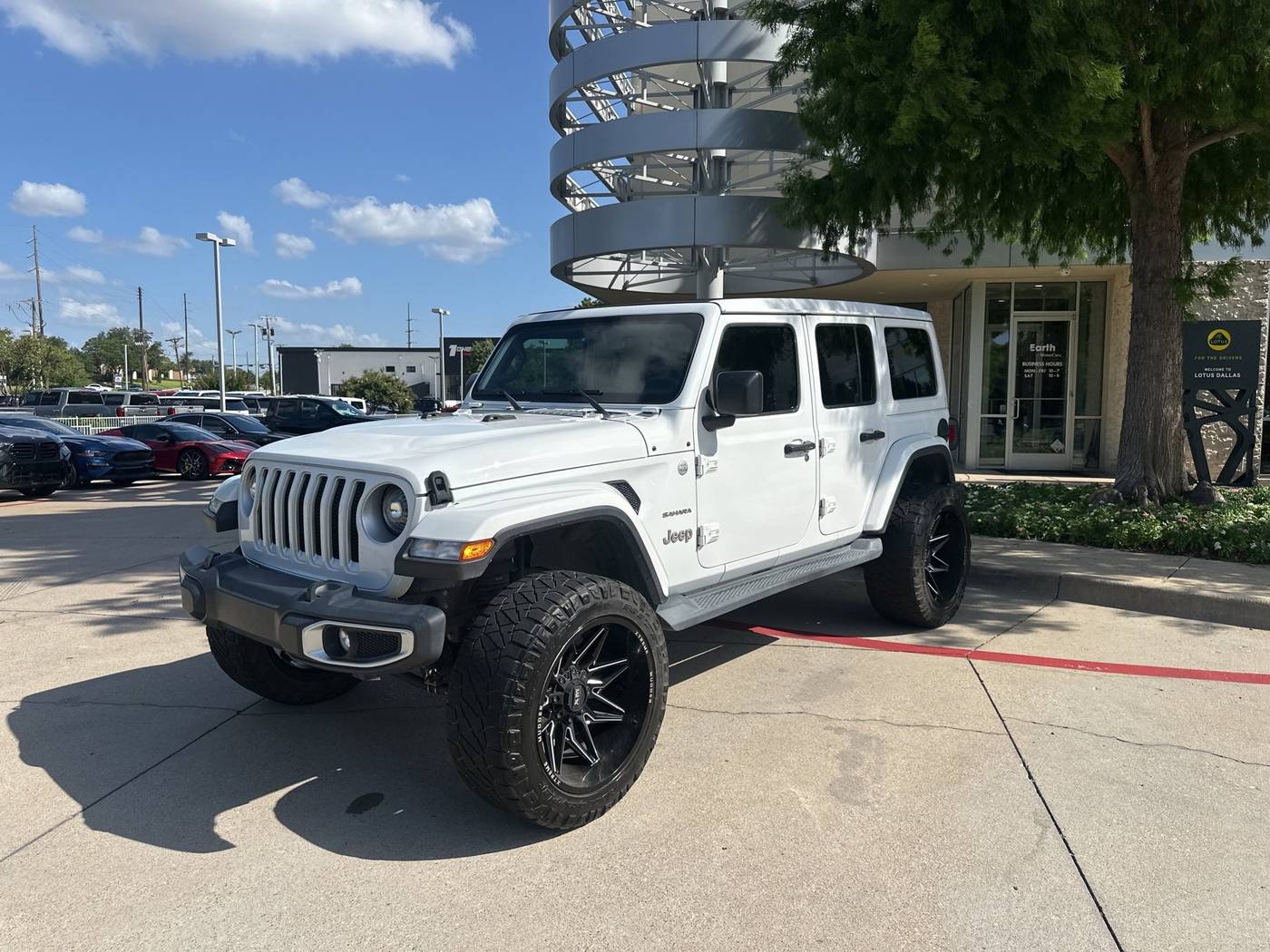 2019 Jeep Wrangler Sahara — SUV — 87,572 mi — Carrollton, TX
