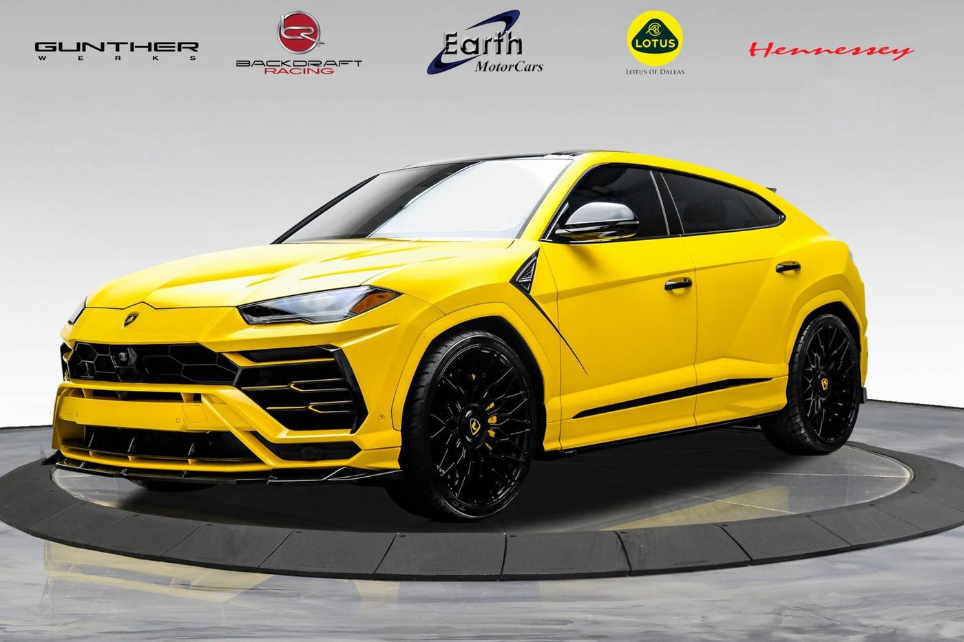 2021 Lamborghini Urus Standard