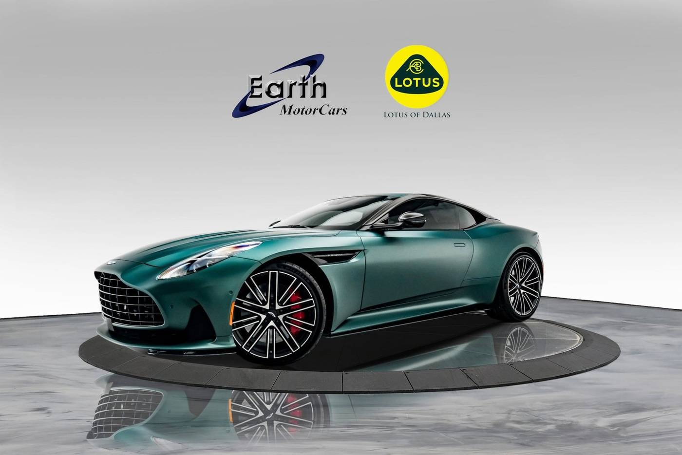 2024 Aston Martin DB12
