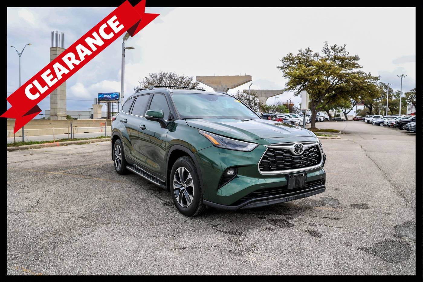 2023 Toyota Highlander XLE — SUV — 28,082 mi — San Antonio, TX