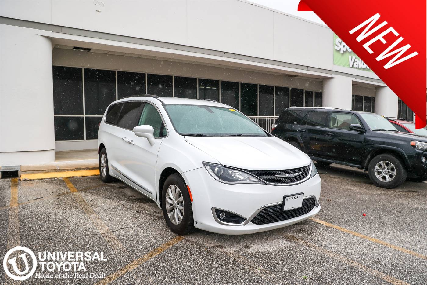2017 Chrysler Pacifica Touring L — Minivan — 53,619 mi — San Antonio, TX