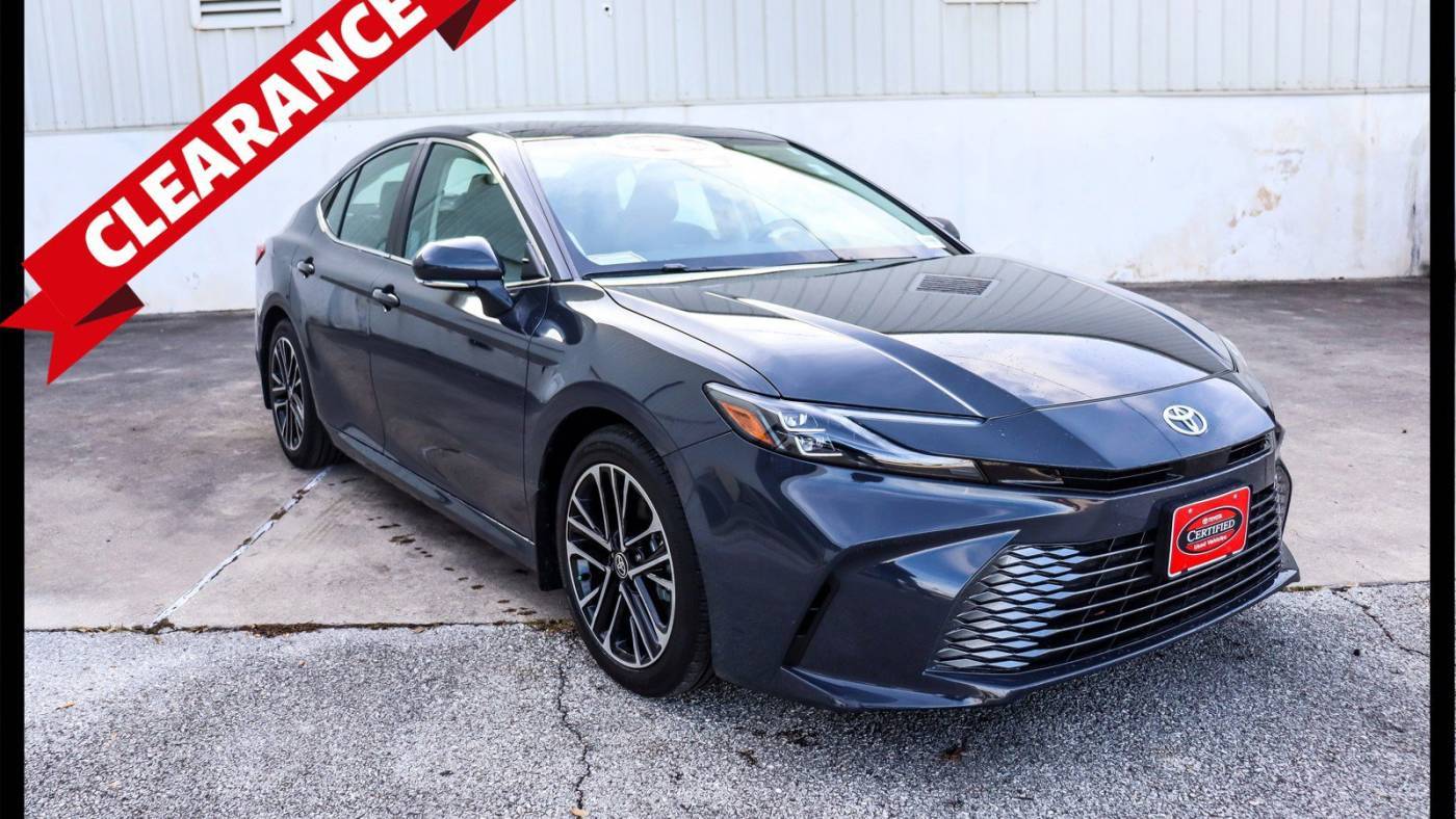 2025 Toyota Camry XLE — Sedan — 1,646 mi — San Antonio, TX