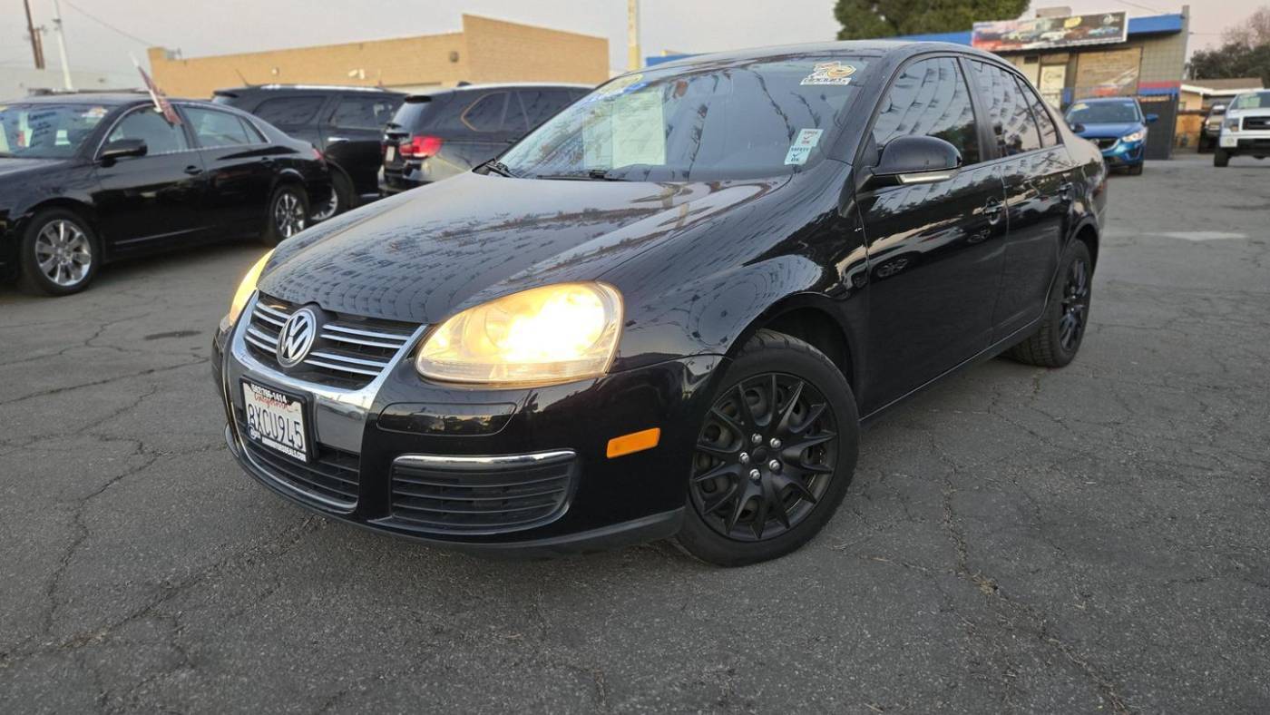 2010 Volkswagen Jetta S — Sedan — 114,603 mi — Bellflower, CA