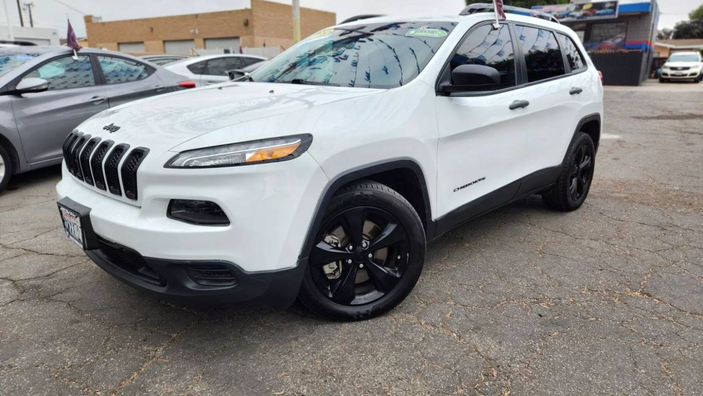 2017 Jeep Cherokee Altitude — SUV — 114,939 mi — Bellflower, CA