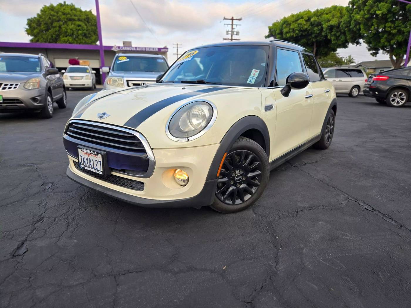 2016 MINI Hardtop Cooper — Hatchback — 122,181 mi — Bellflower, CA