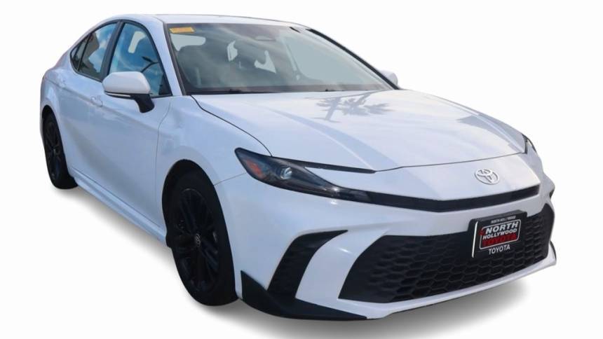 2025 Toyota Camry SE — Sedan — 18,513 mi — North Hollywood, CA