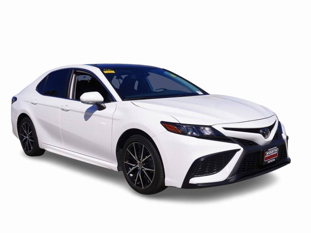 2022 Toyota Camry SE — Sedan — 16,088 mi — North Hollywood, CA