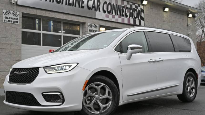 2022 Chrysler Pacifica Limited — Minivan — 62,314 mi — Waterbury, CT