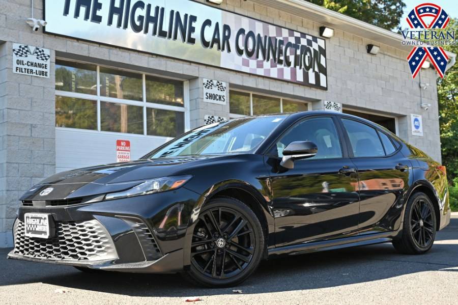 2025 Toyota Camry Hybrid SE — Sedan — 34,114 mi — Waterbury, CT