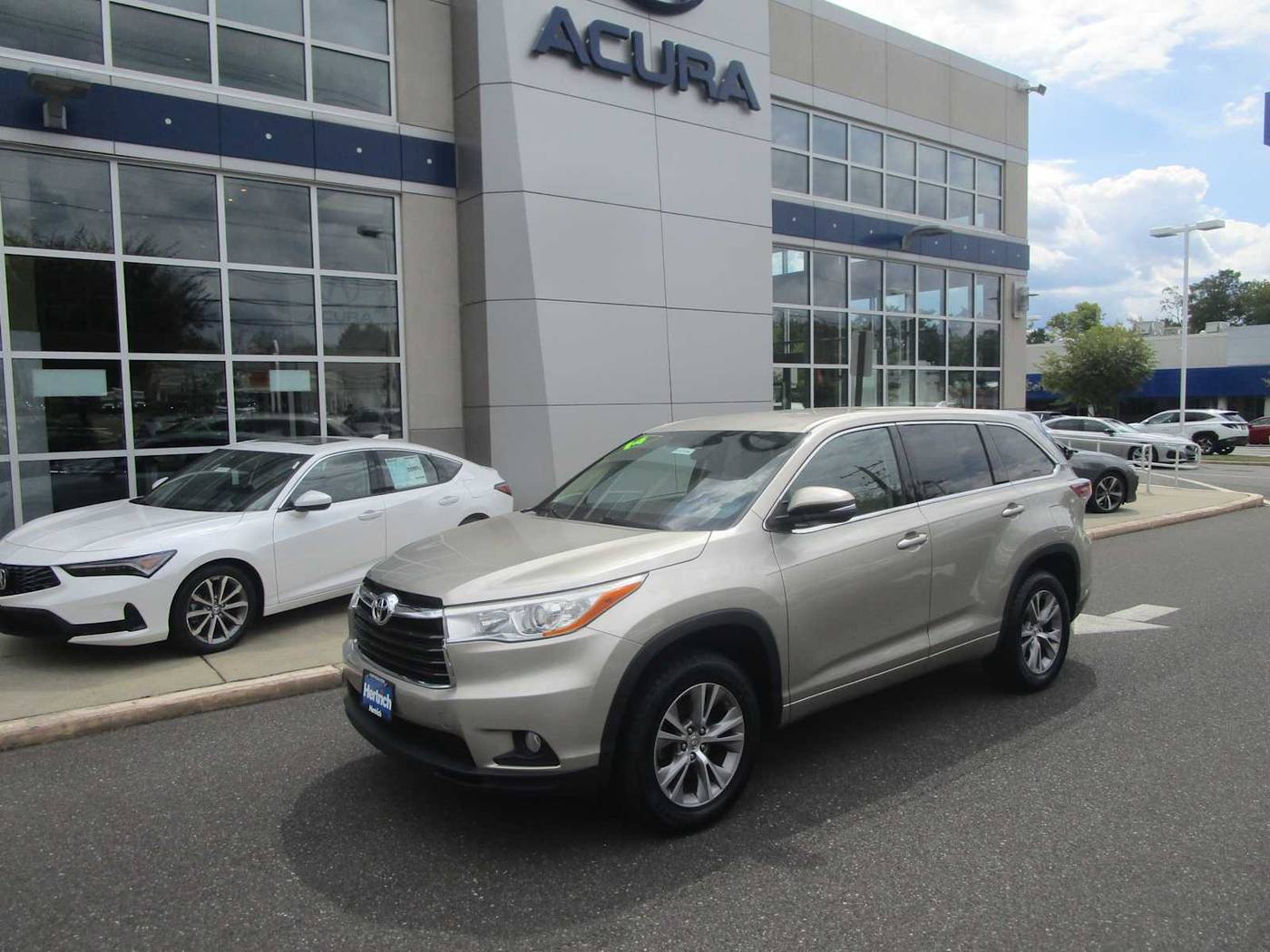 2014 Toyota Highlander LE Plus — SUV — 122,264 mi — New Castle, DE
