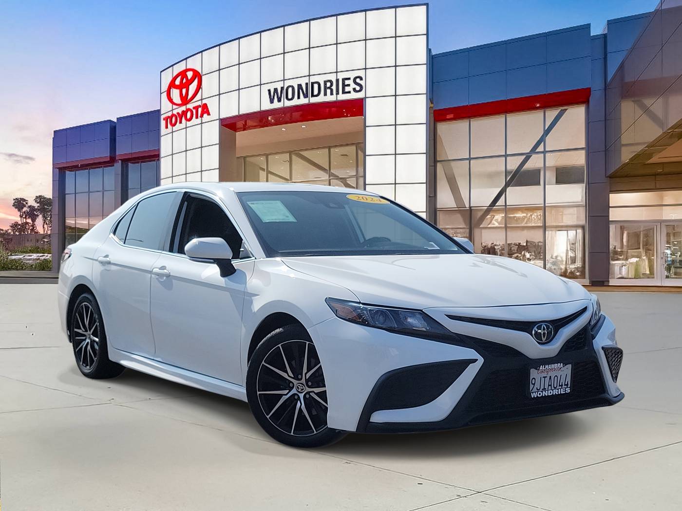 2024 Toyota Camry SE — Sedan — 23,757 mi — Alhambra, CA