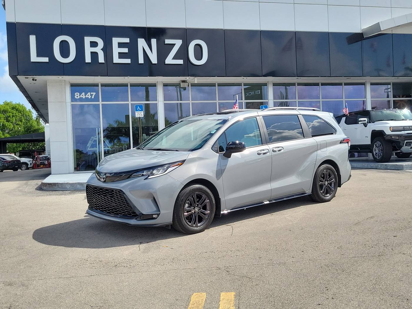 2025 Toyota Sienna XSE — Minivan — 4,891 mi — Doral, FL