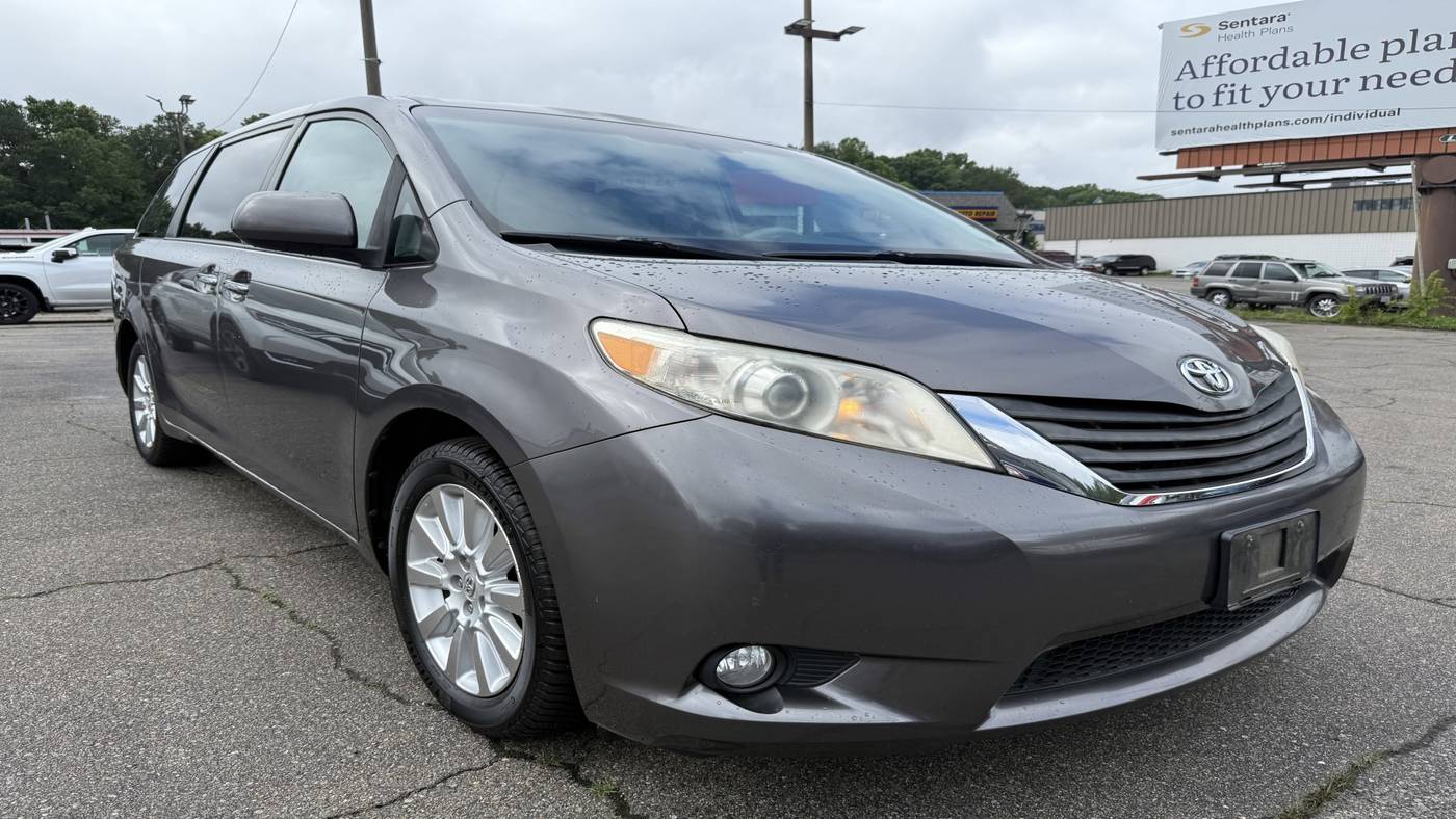 2011 Toyota Sienna XLE — Minivan — 101,749 mi — Richmond, VA