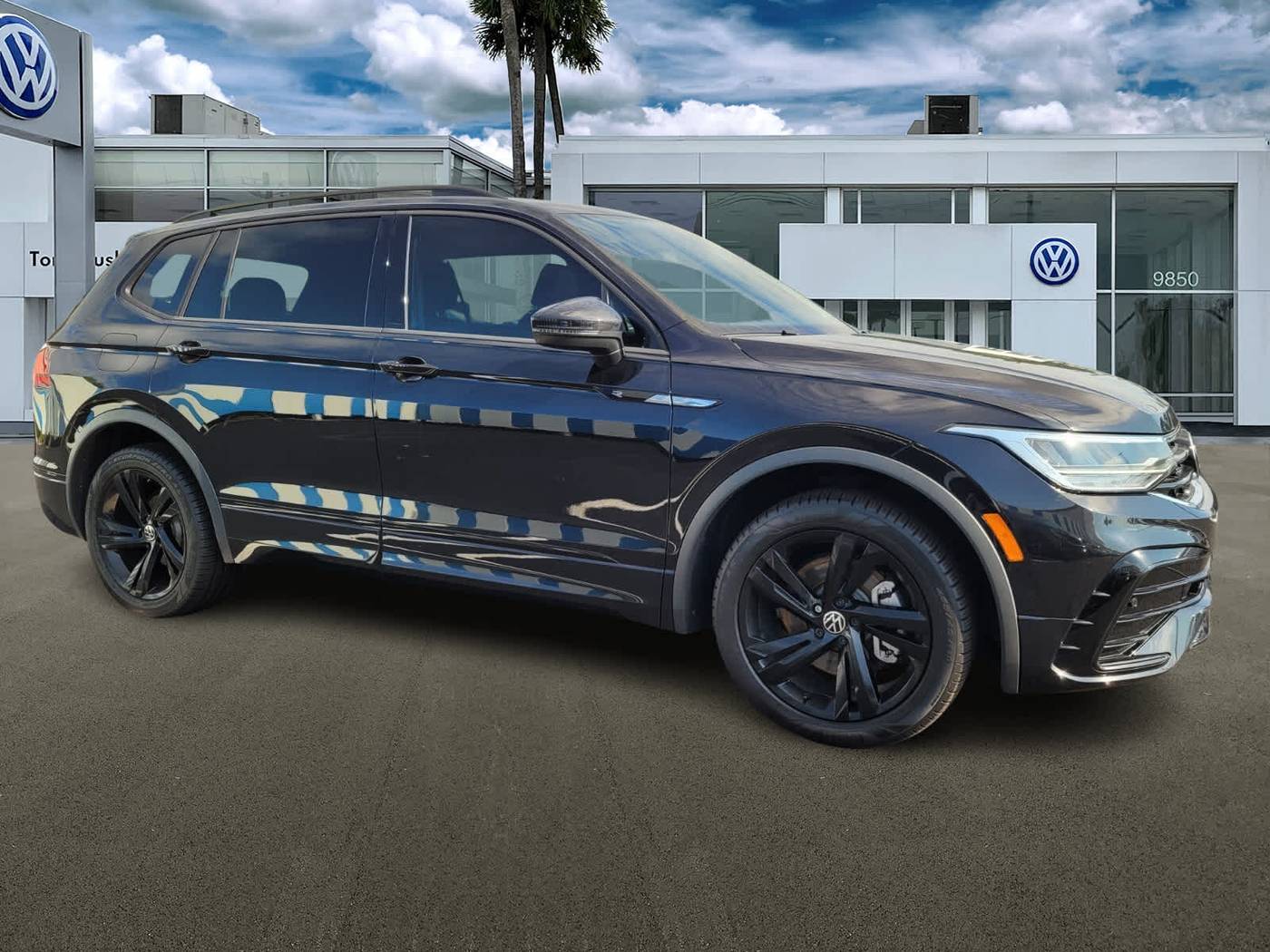 2023 Volkswagen Tiguan SE R-Line Black — SUV — 33,826 mi — Jacksonville, FL
